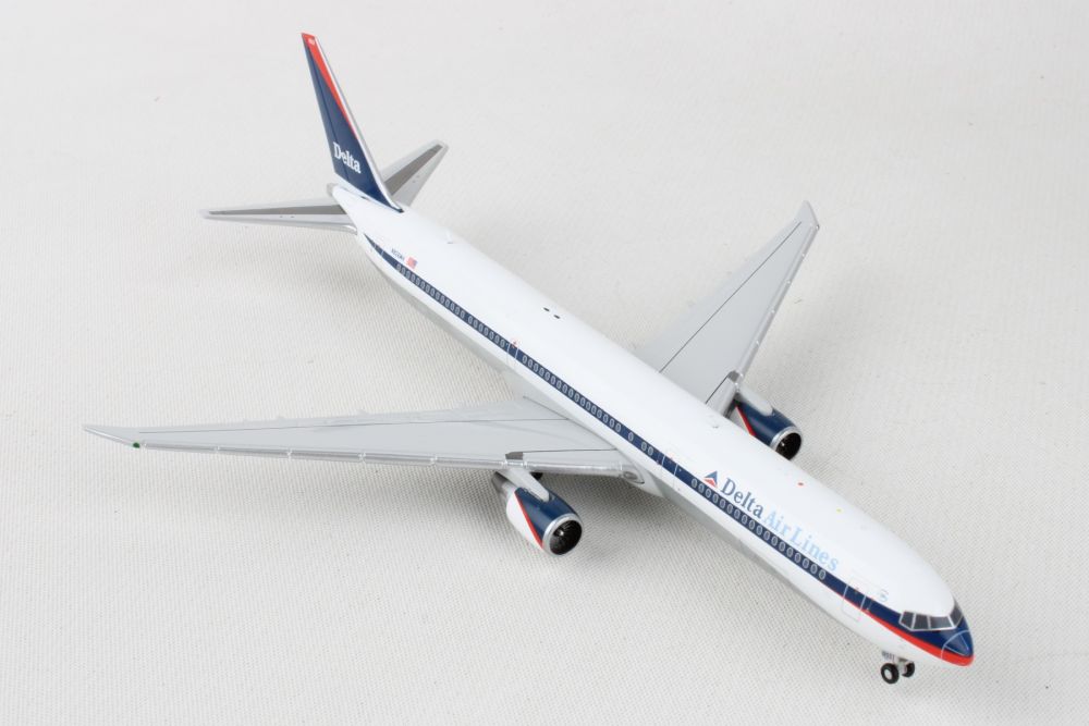GeminiJets 1/400 Delta Air Lines Ron Allen Colors Boeing 767-400ER GJDAL2151