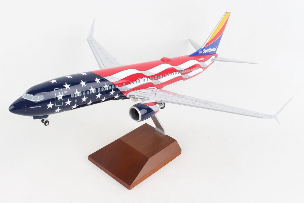 SkyMarks Supreme 1/100 Southwest 737-800 Freedom One