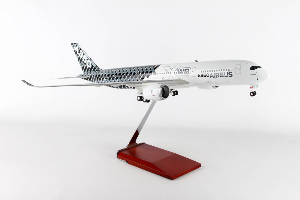 SkyMarks Supreme 1/100 Airbus House Colors A350-900
