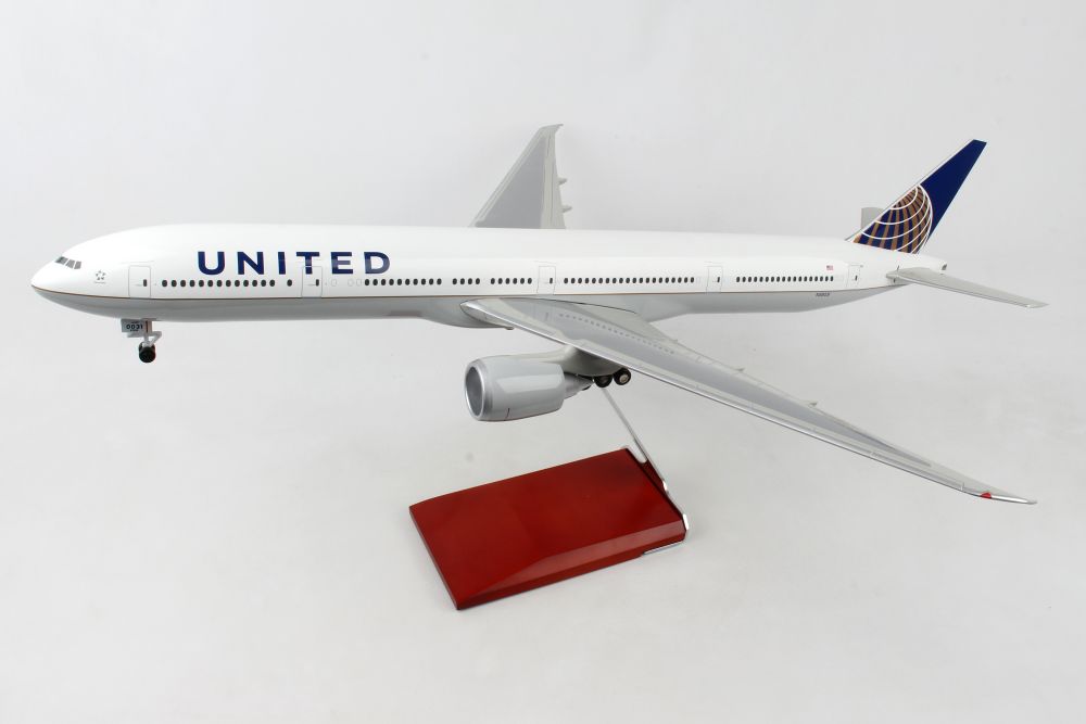 SkyMarks Supreme 1/100 United Airlines 777-300ER
